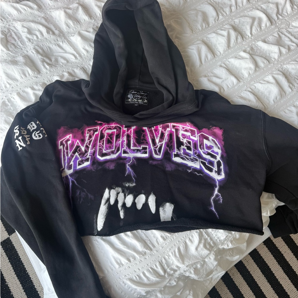 Darc Sport Wolves Cropped Hoodie